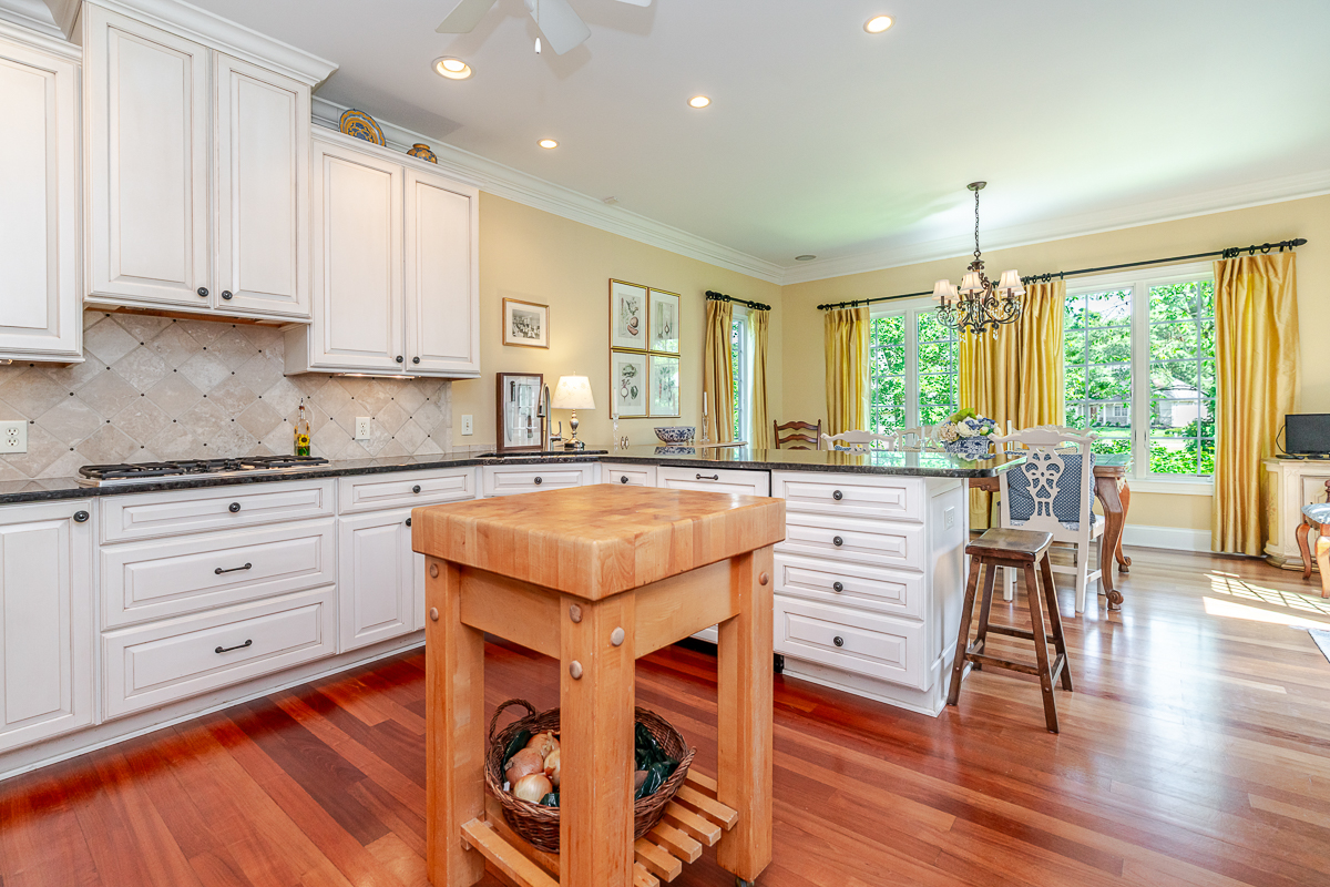 6050 Whitney Woods Ct-28