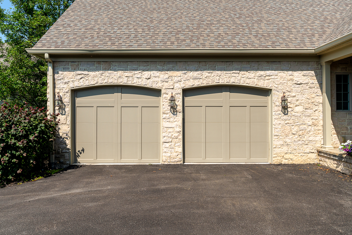 6050 Whitney Woods Ct-3