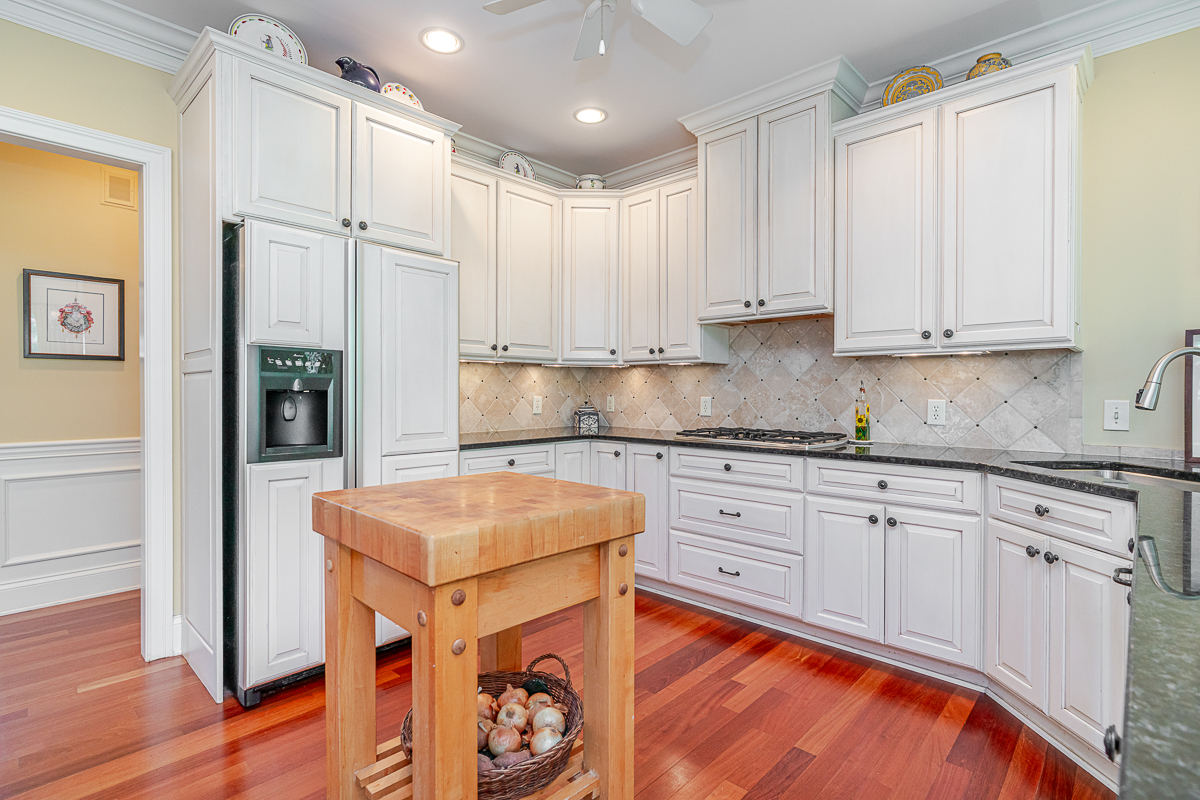 6050 Whitney Woods Ct-30