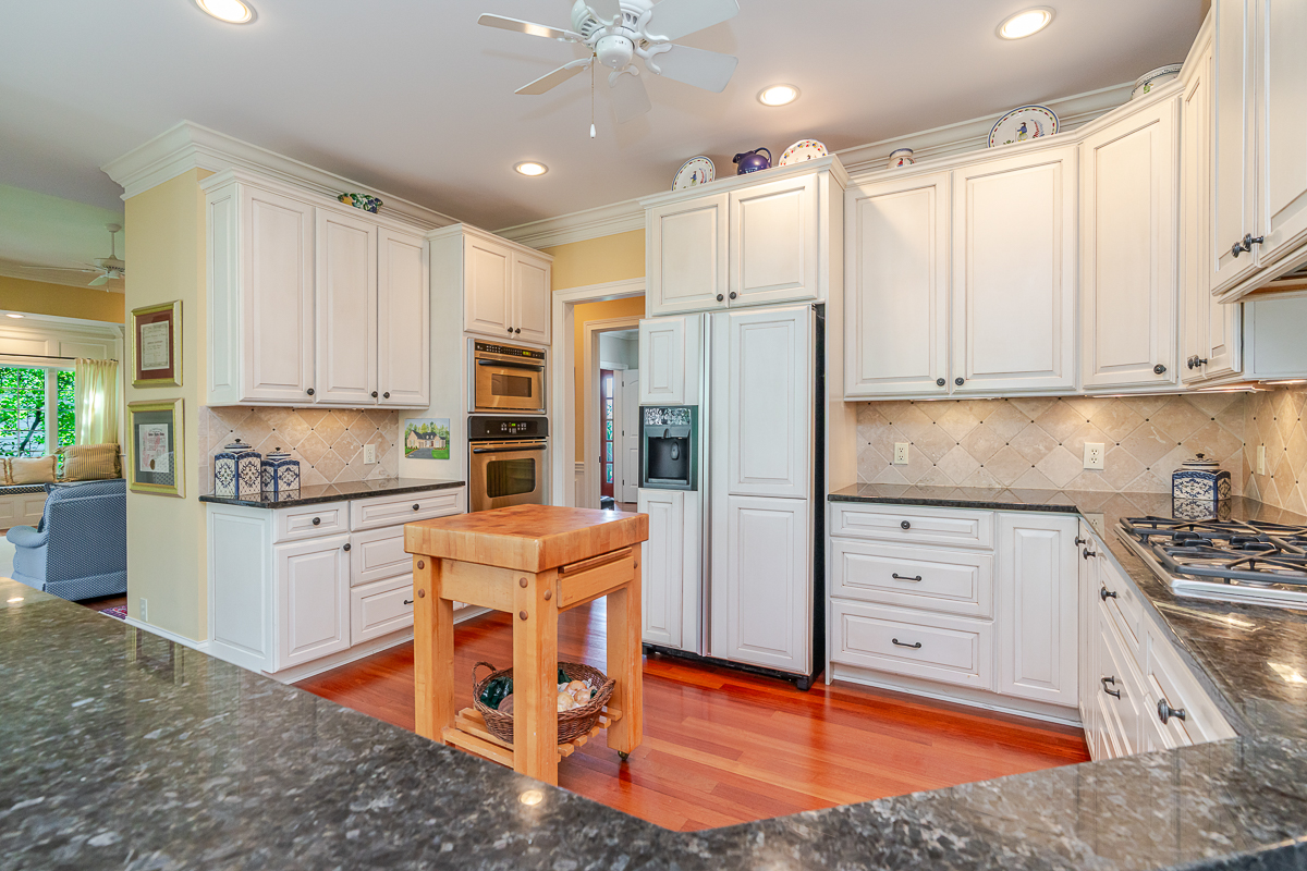 6050 Whitney Woods Ct-32