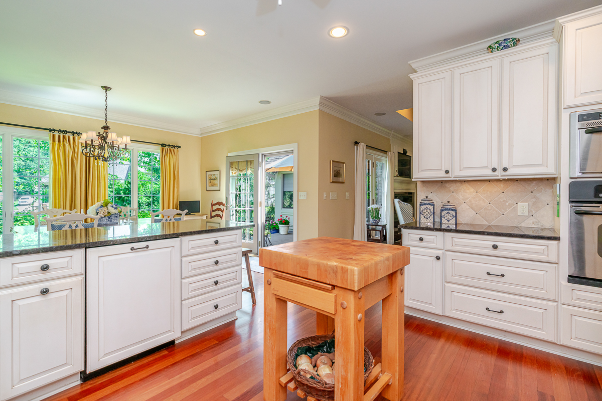 6050 Whitney Woods Ct-33