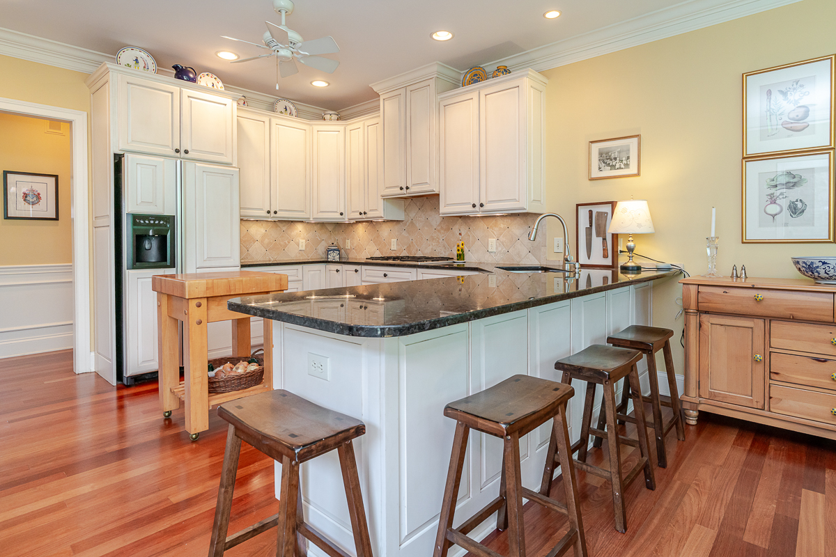 6050 Whitney Woods Ct-34