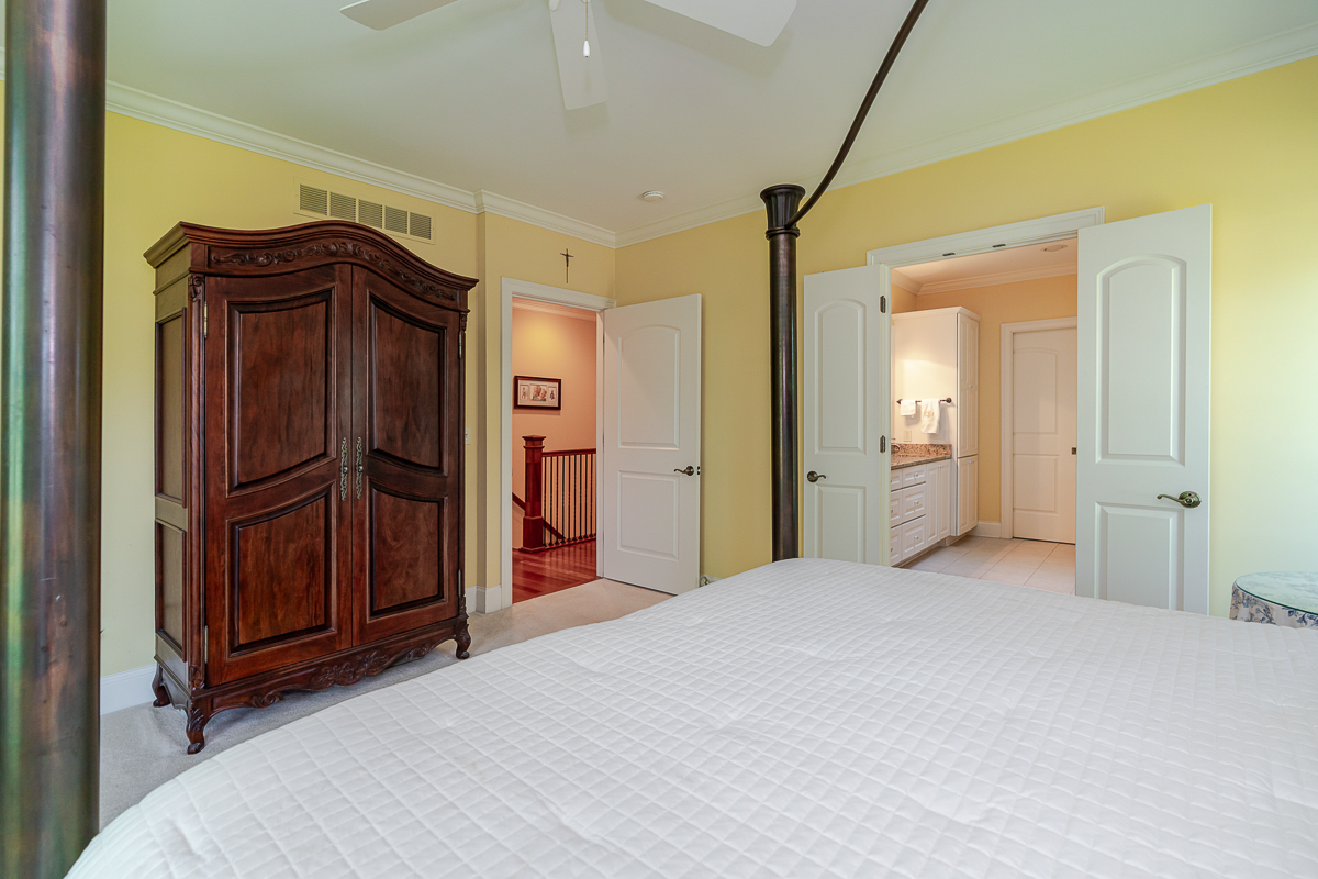 6050 Whitney Woods Ct-37