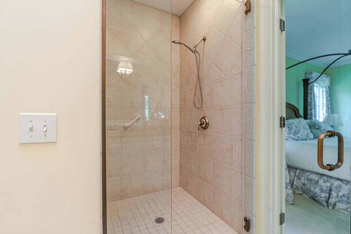 6050 Whitney Woods Ct-40