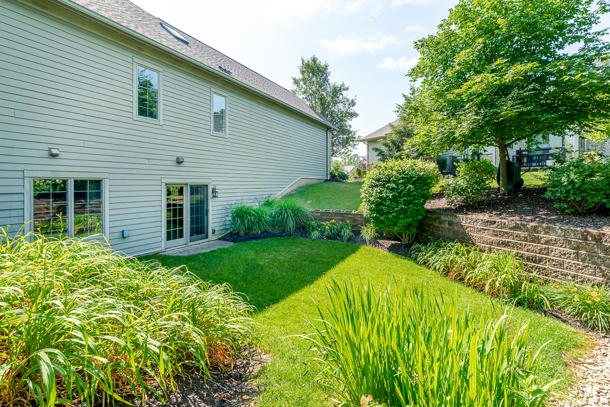 6050 Whitney Woods Ct-9