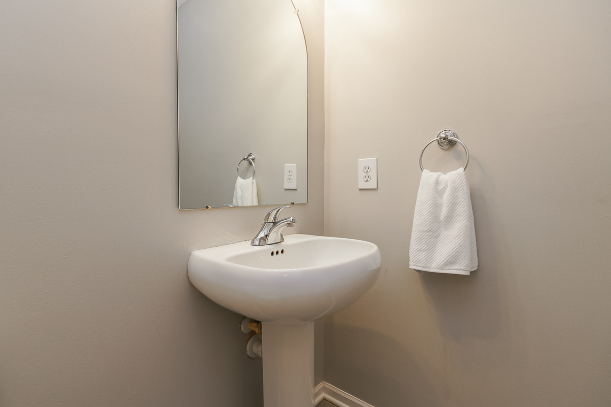 6096 Congressional Dr.-25