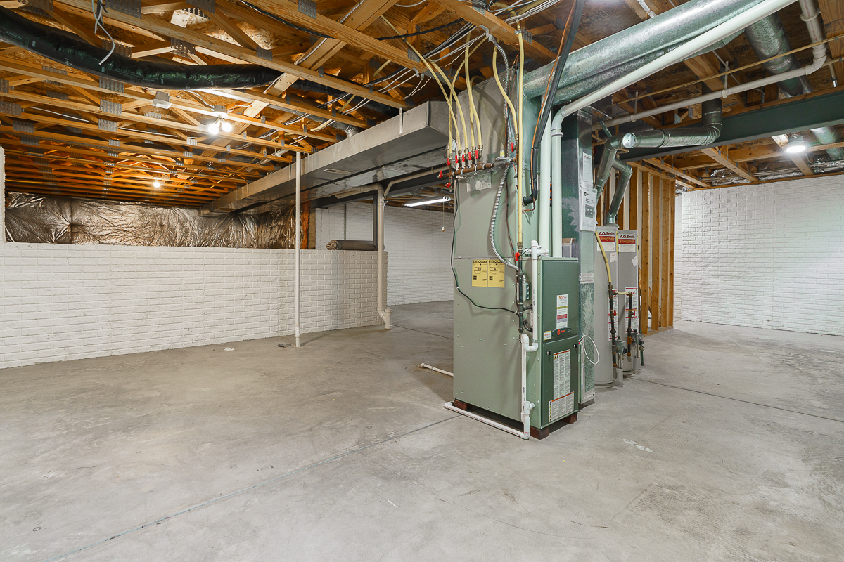 6096 Congressional Dr.-7