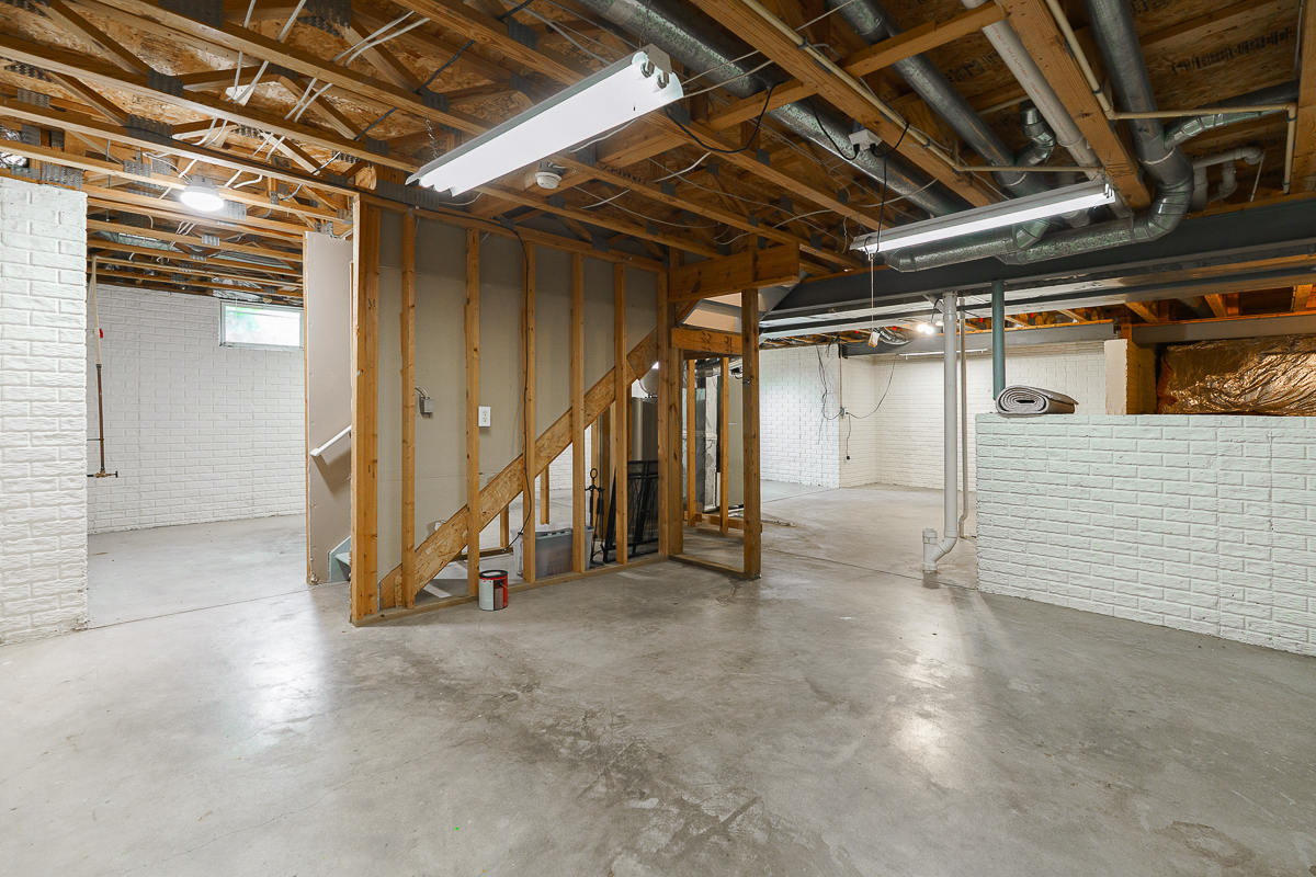 6096 Congressional Dr.-8