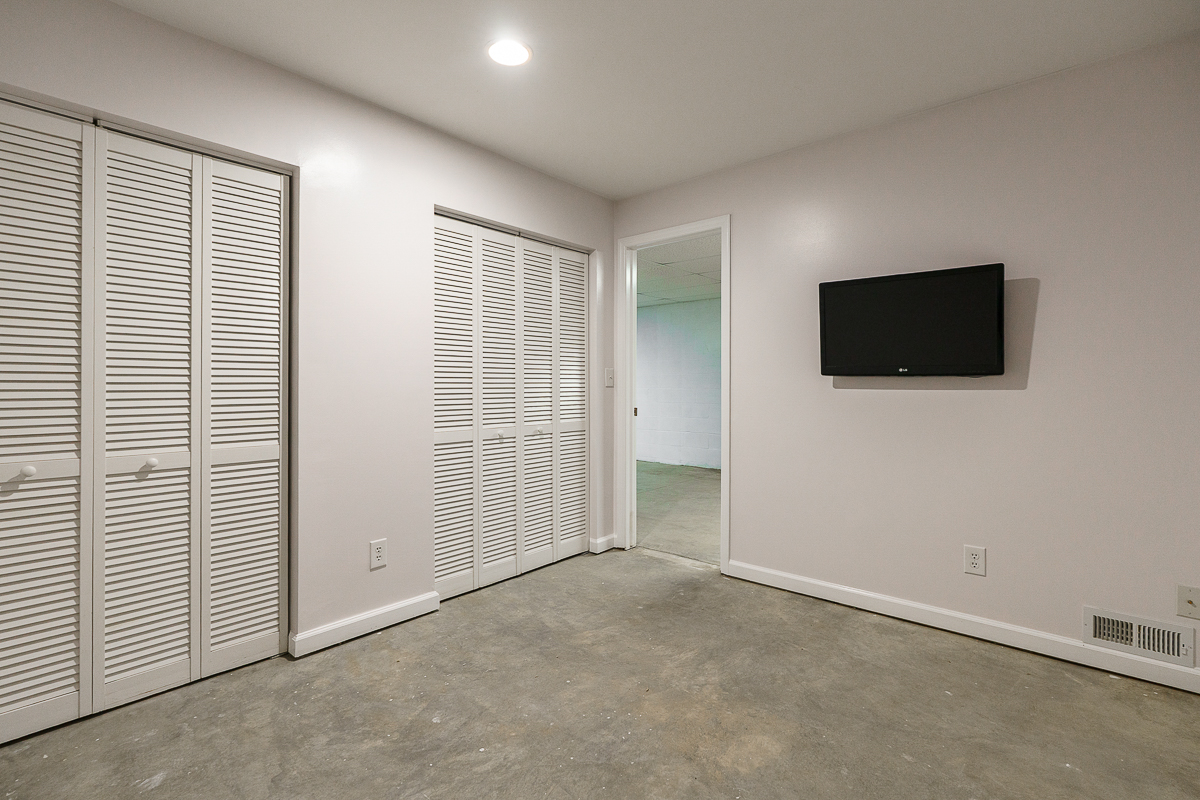 6177 Woodsview Way-15