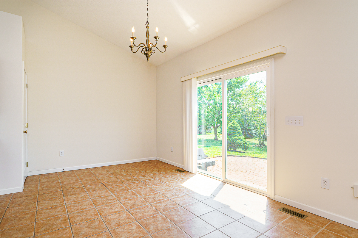 6177 Woodsview Way-30