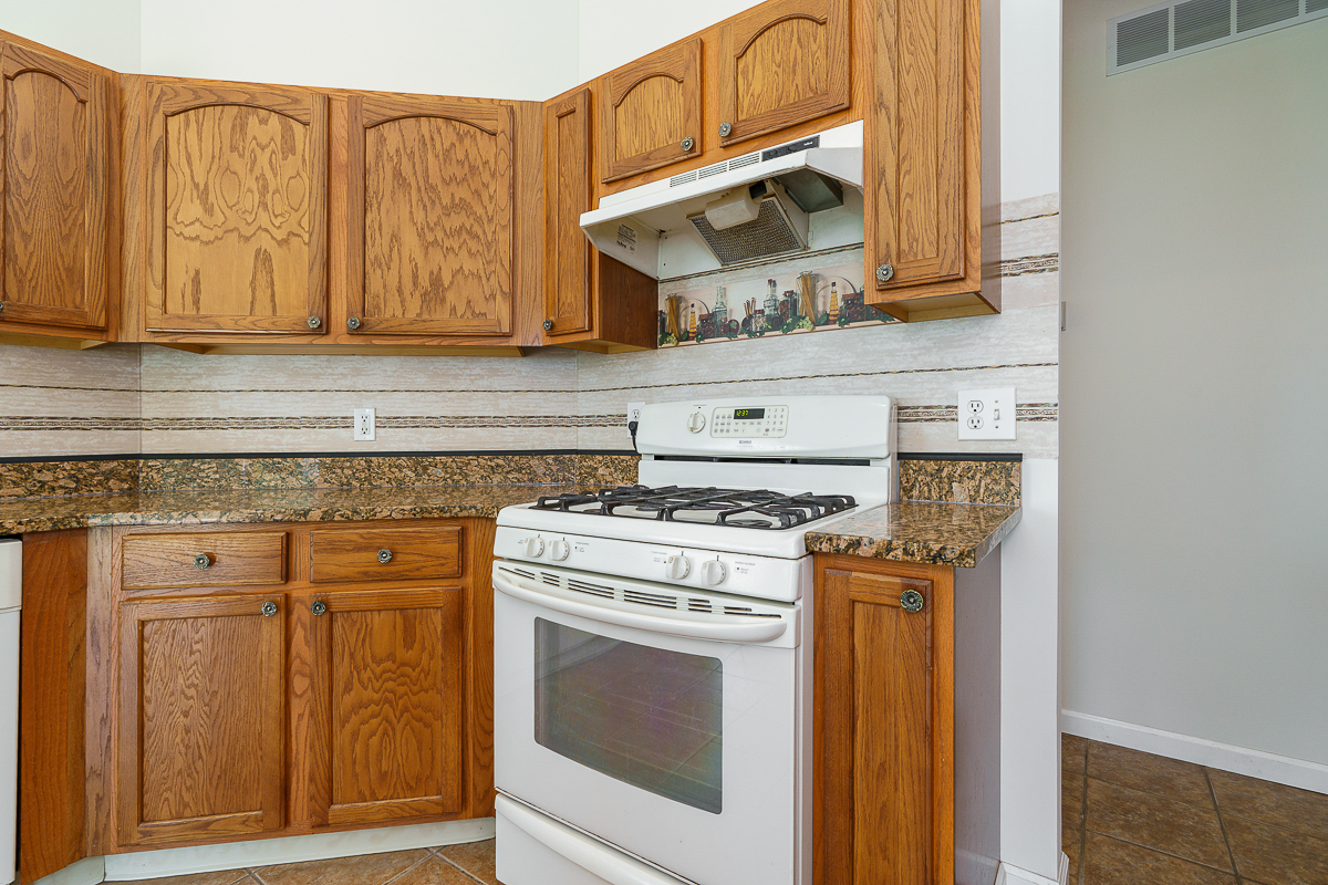 6177 Woodsview Way-34