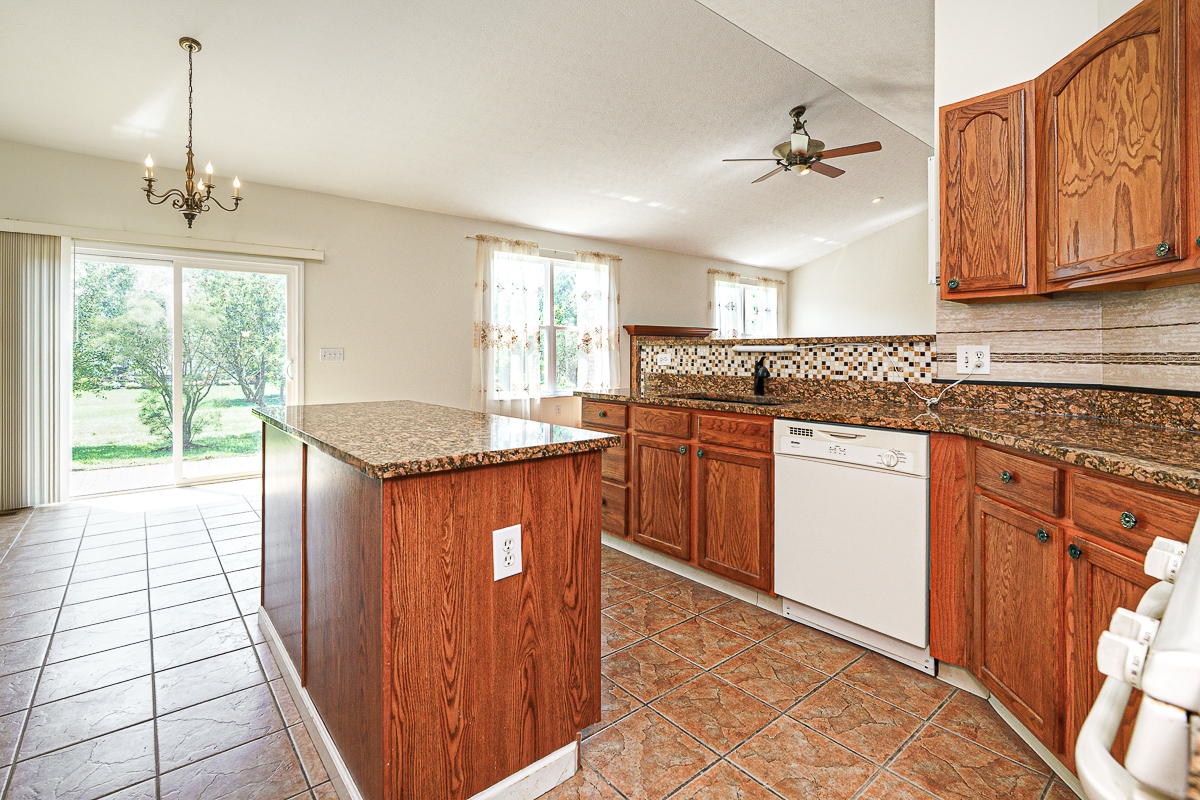 6177 Woodsview Way-35