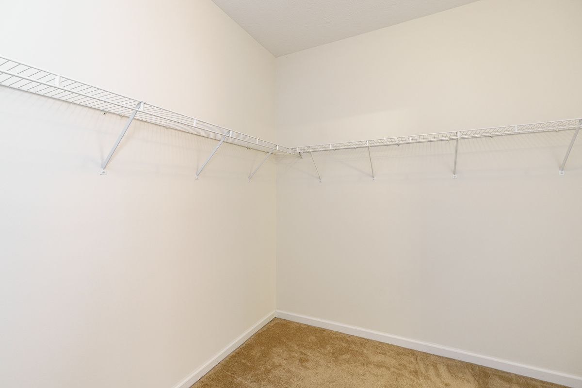 6177 Woodsview Way-40