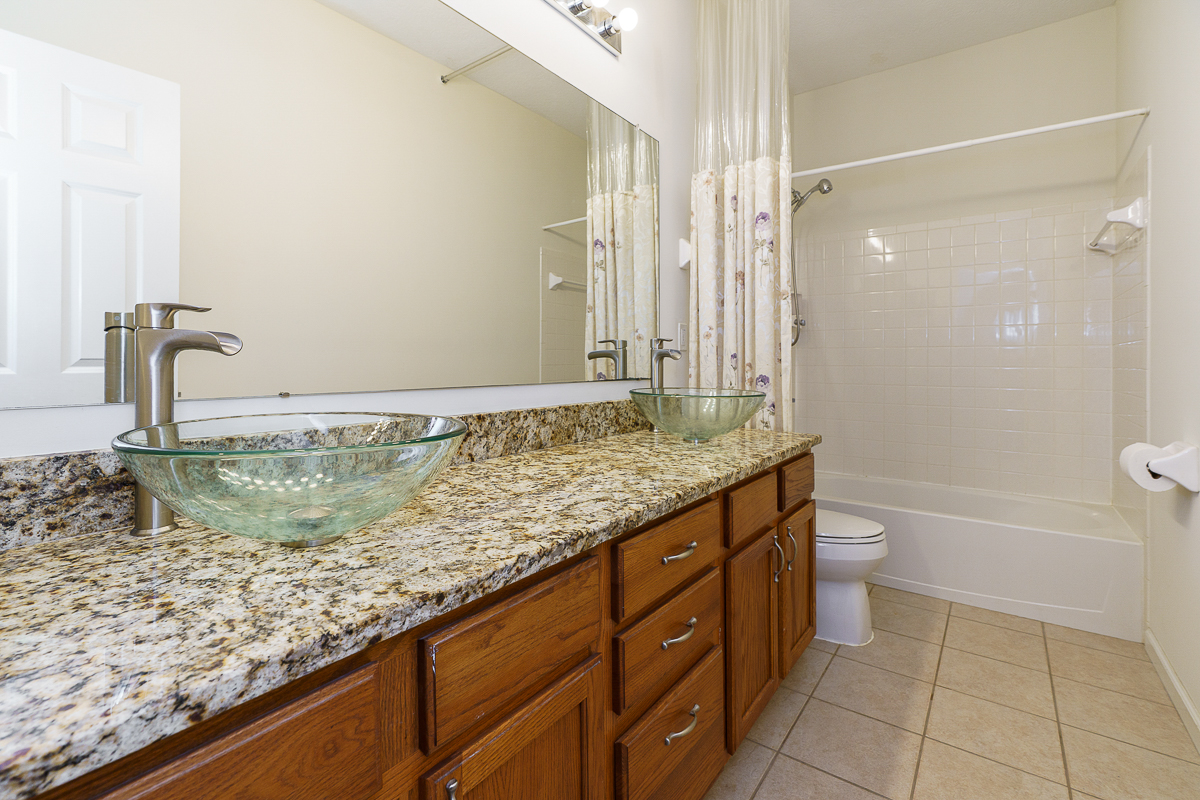 6177 Woodsview Way-42