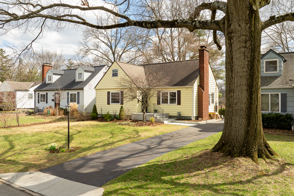 623 E Dominion Blvd-1