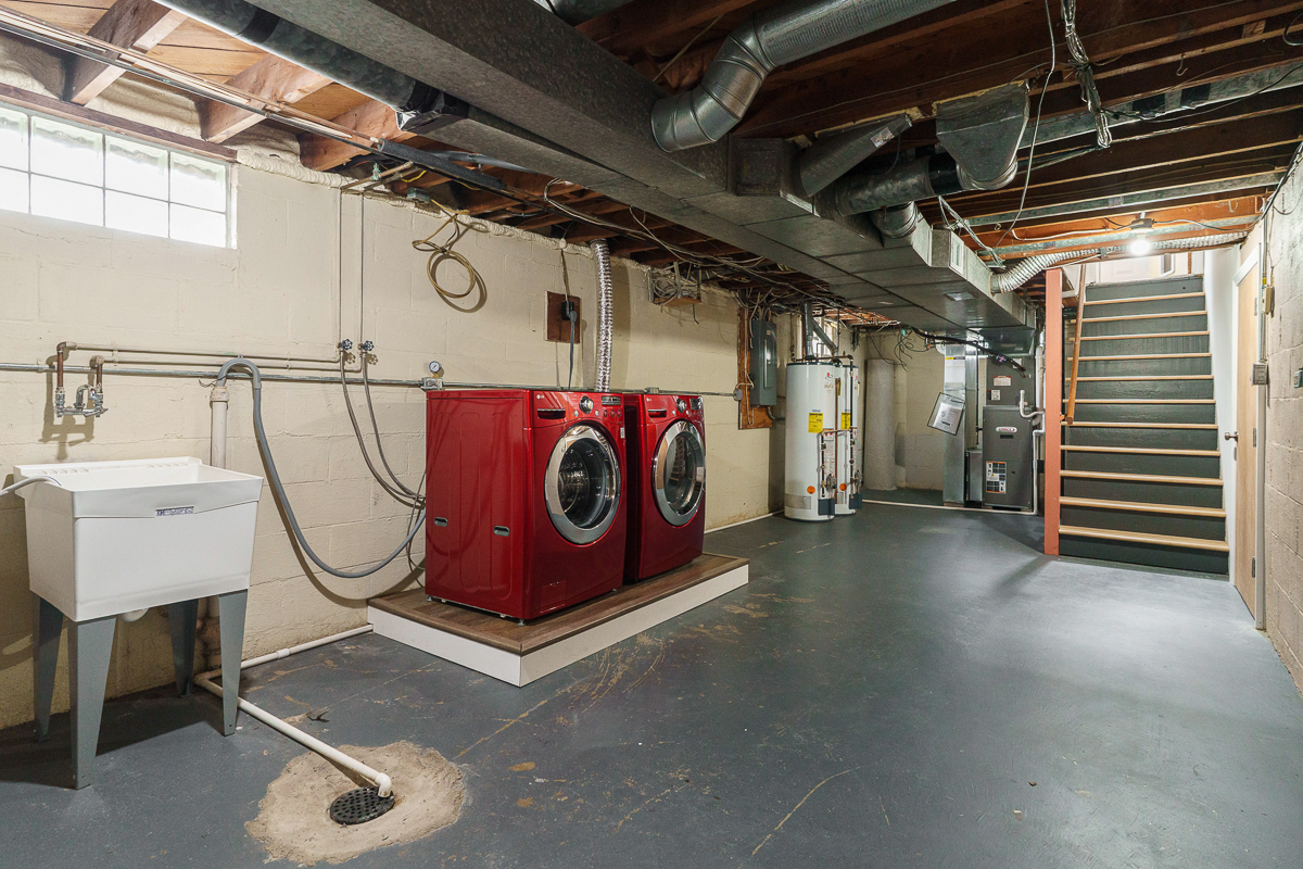 623 E Dominion Blvd-17