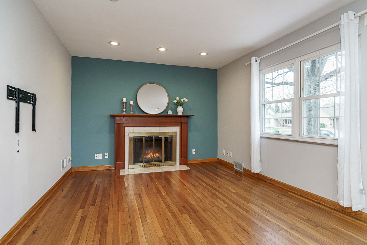 623 E Dominion Blvd-18