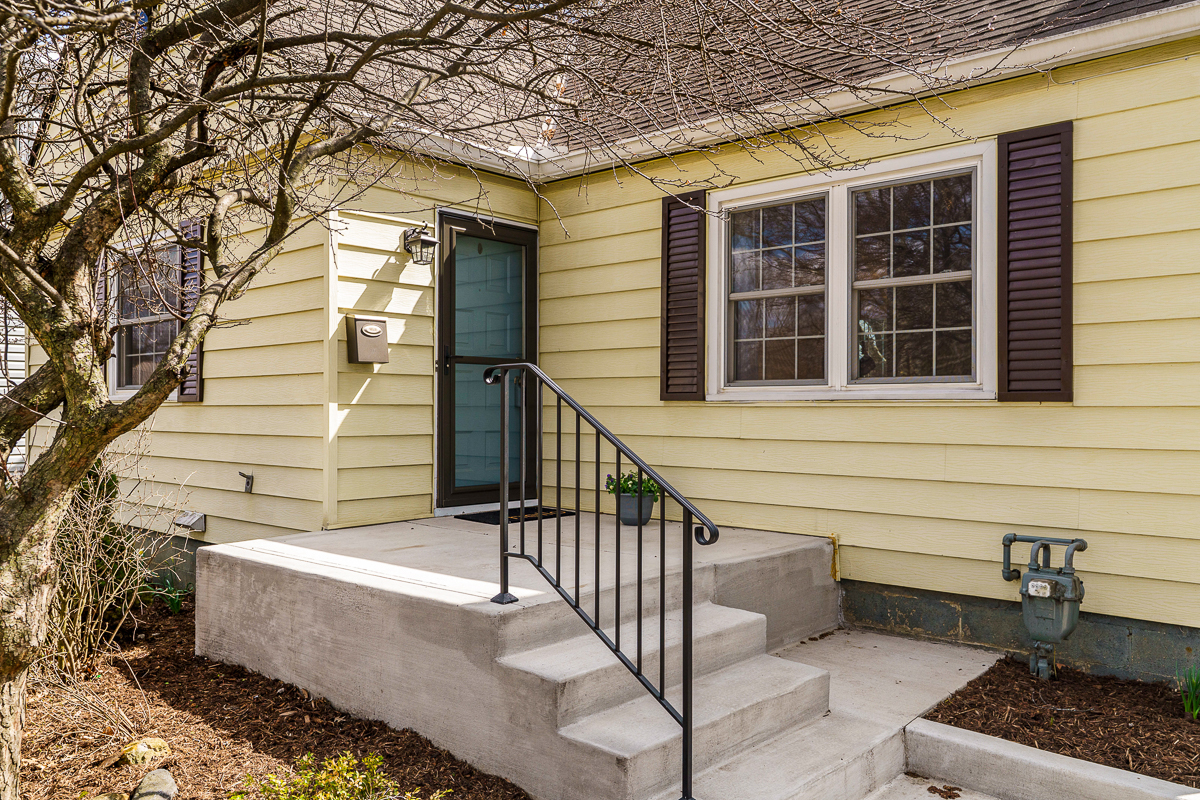 623 E Dominion Blvd-3