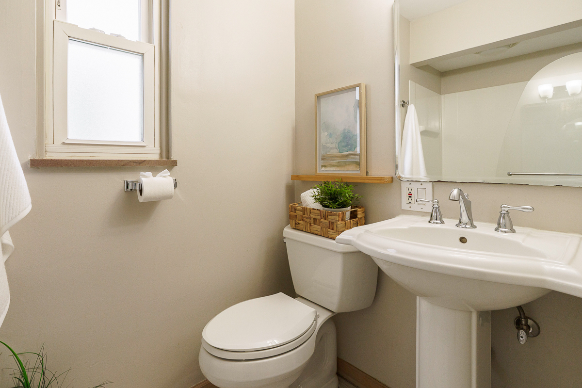 623 E Dominion Blvd-30