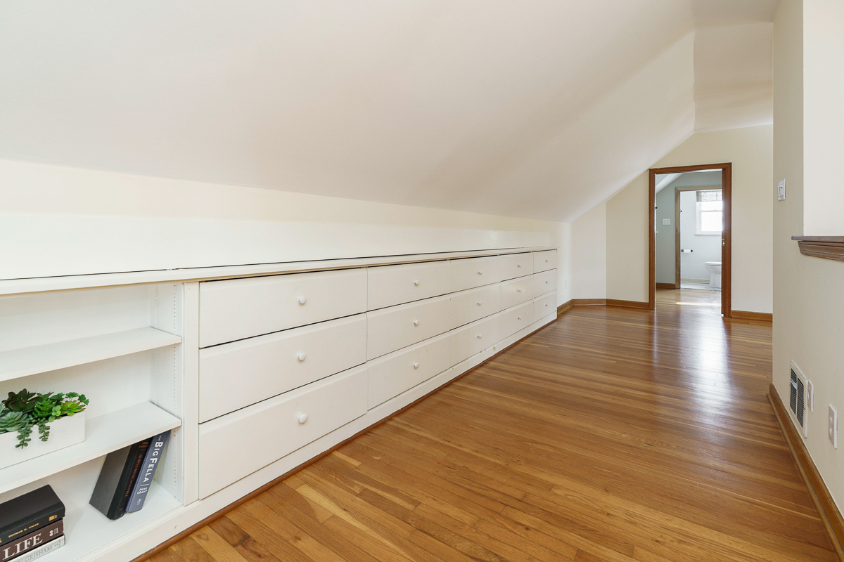 623 E Dominion Blvd-35