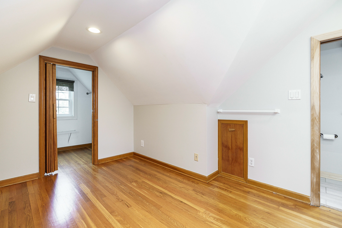 623 E Dominion Blvd-40