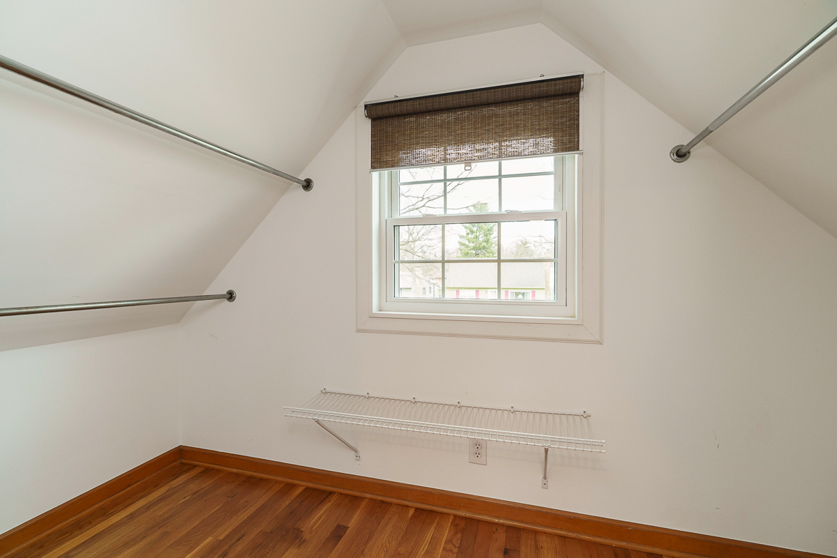 623 E Dominion Blvd-41