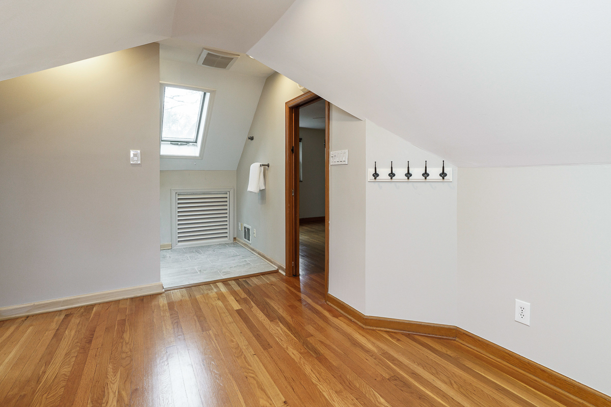 623 E Dominion Blvd-42