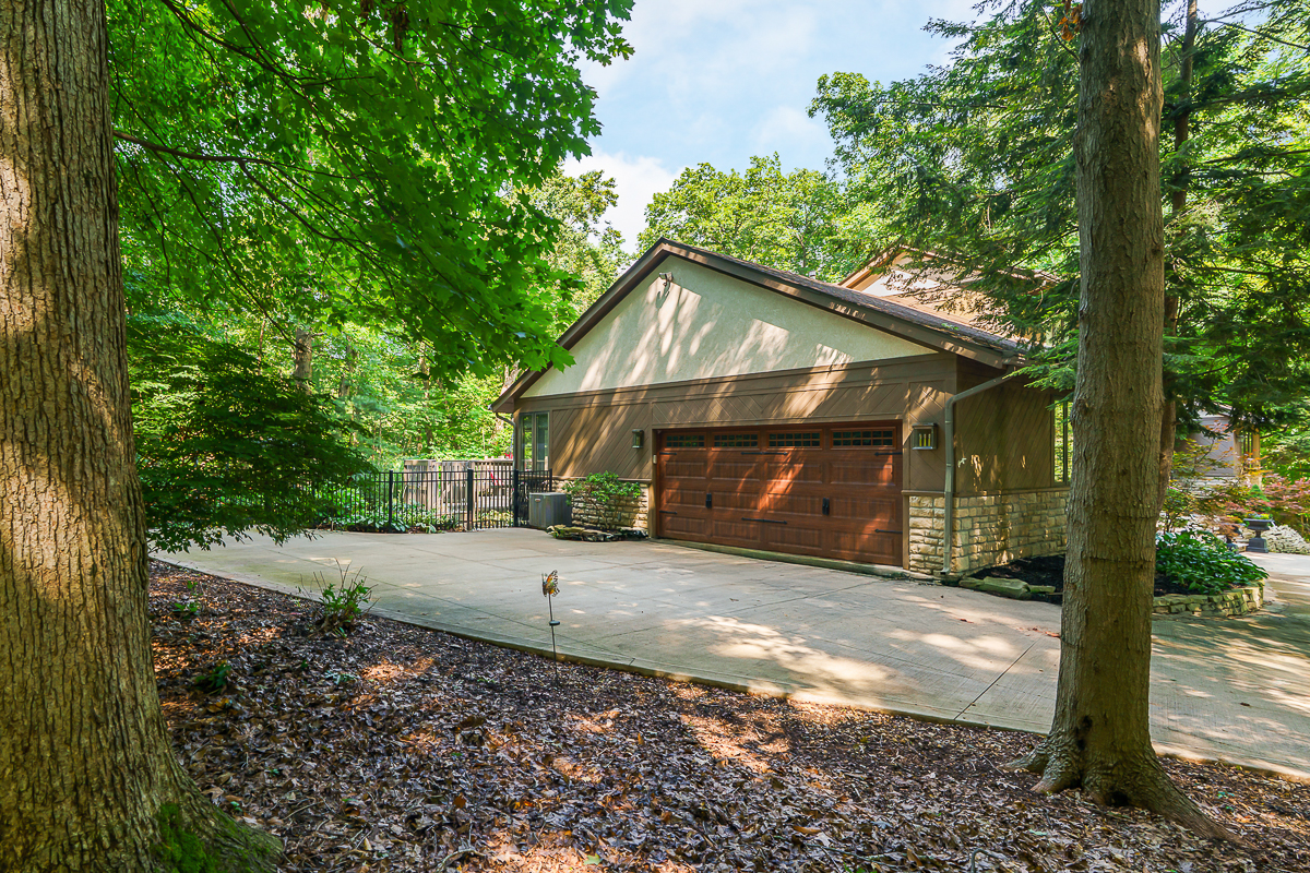 630 Woods Hollow Ln-16