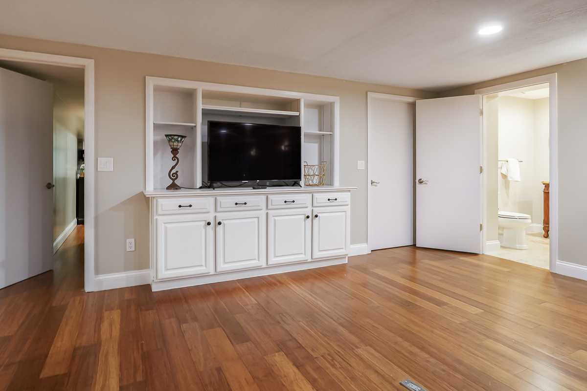 630 Woods Hollow Ln-31