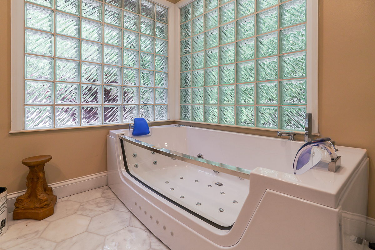 630 Woods Hollow Ln-76