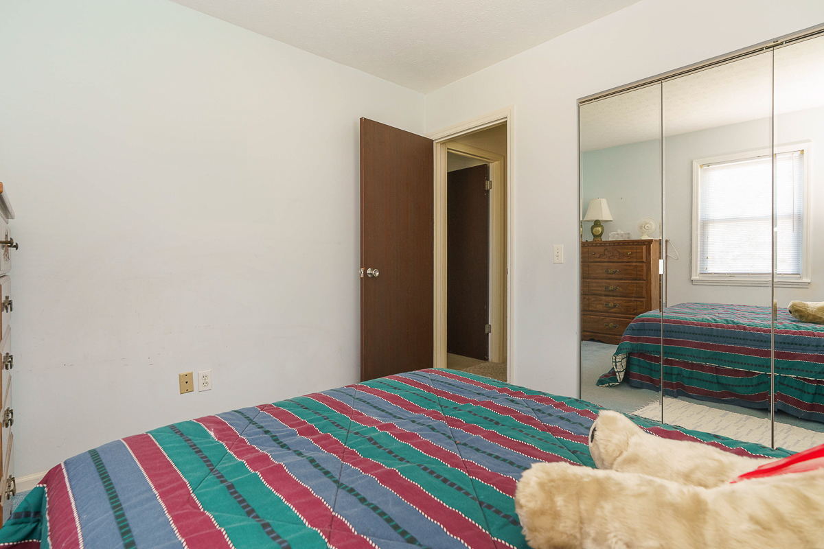 6357 New London Dr-28