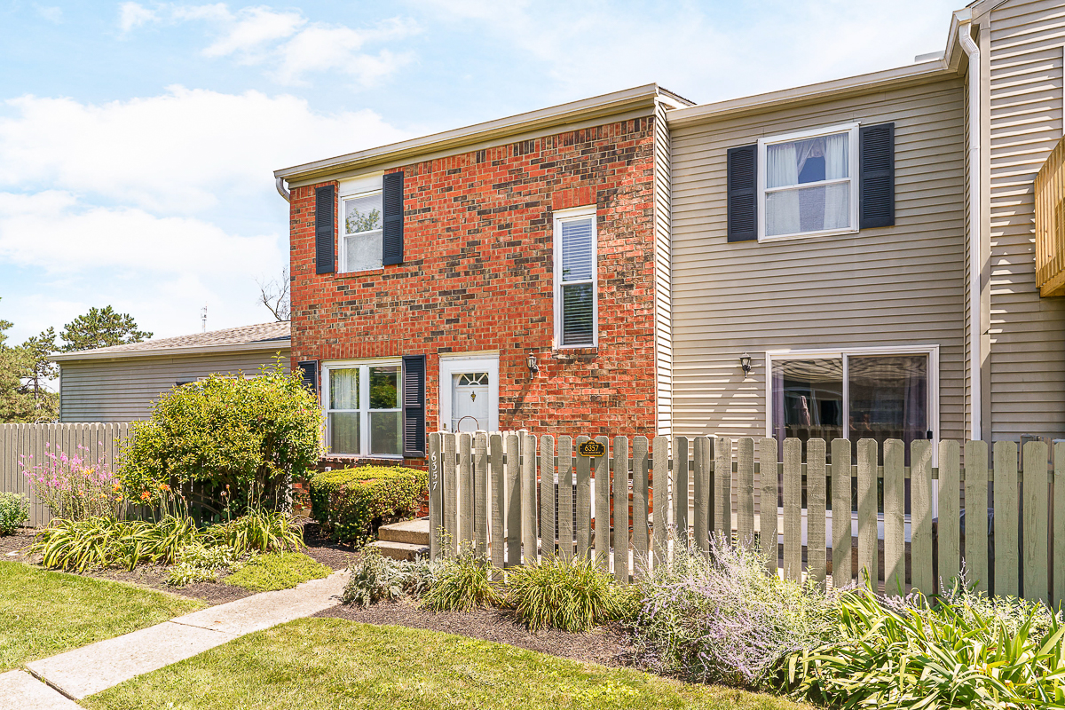 6357 New London Dr-7