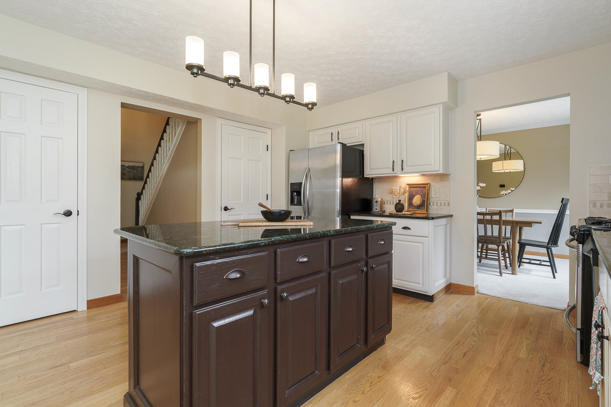 6402 Fayborough Ct-28