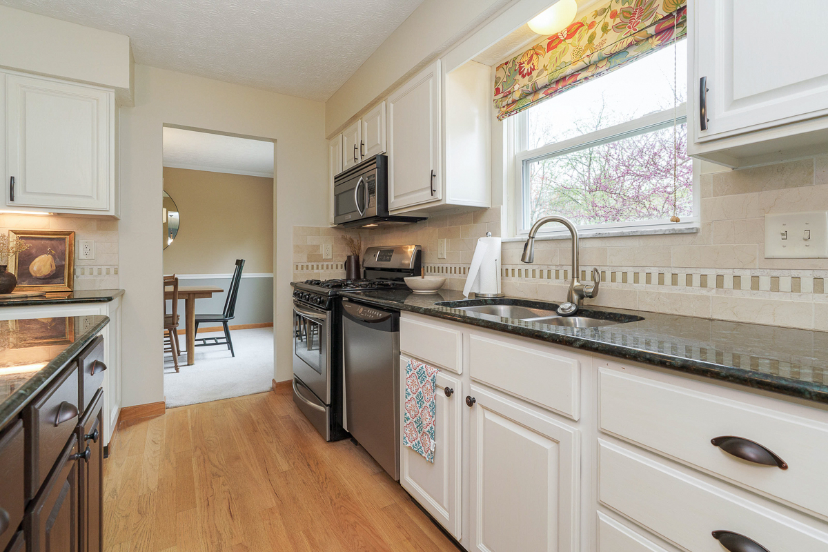 6402 Fayborough Ct-29