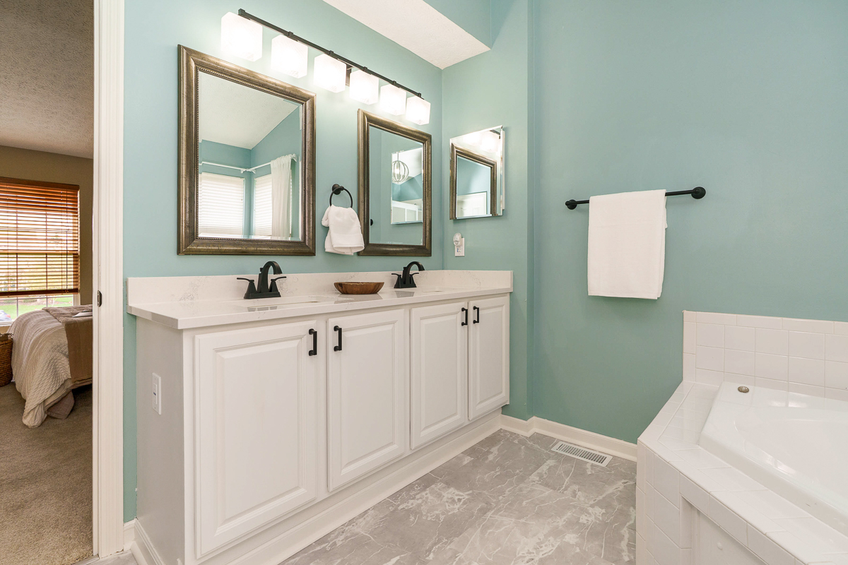 6402 Fayborough Ct-37