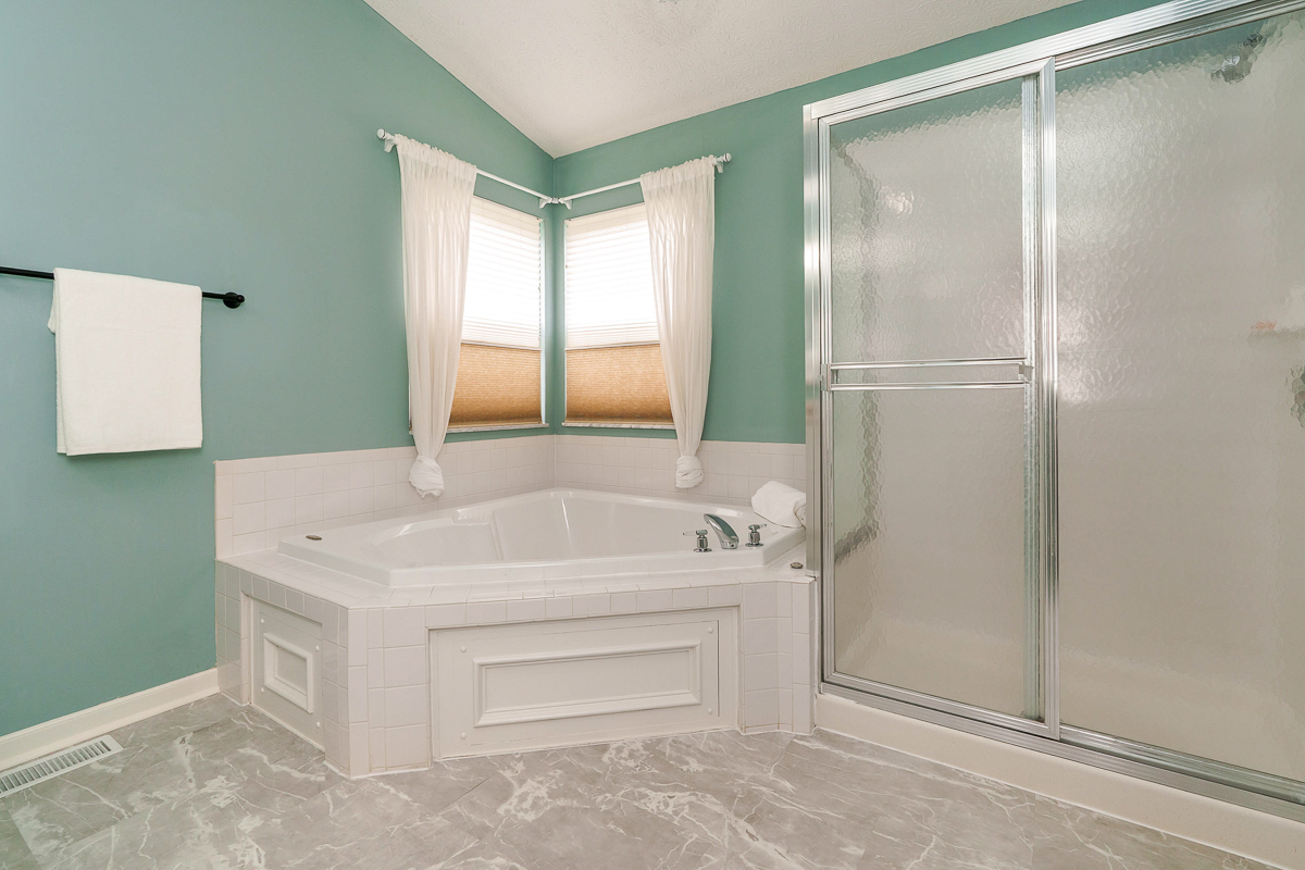 6402 Fayborough Ct-38