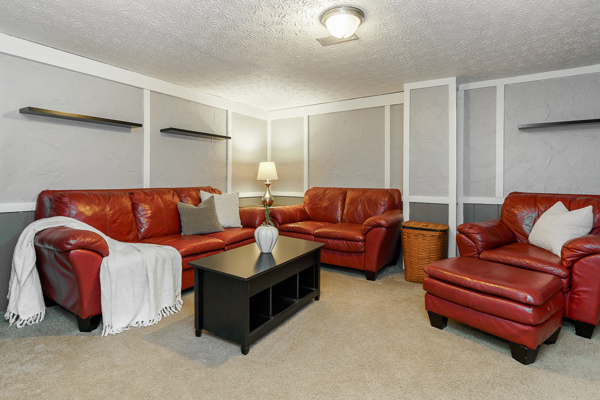 6447 Cranston Way-11