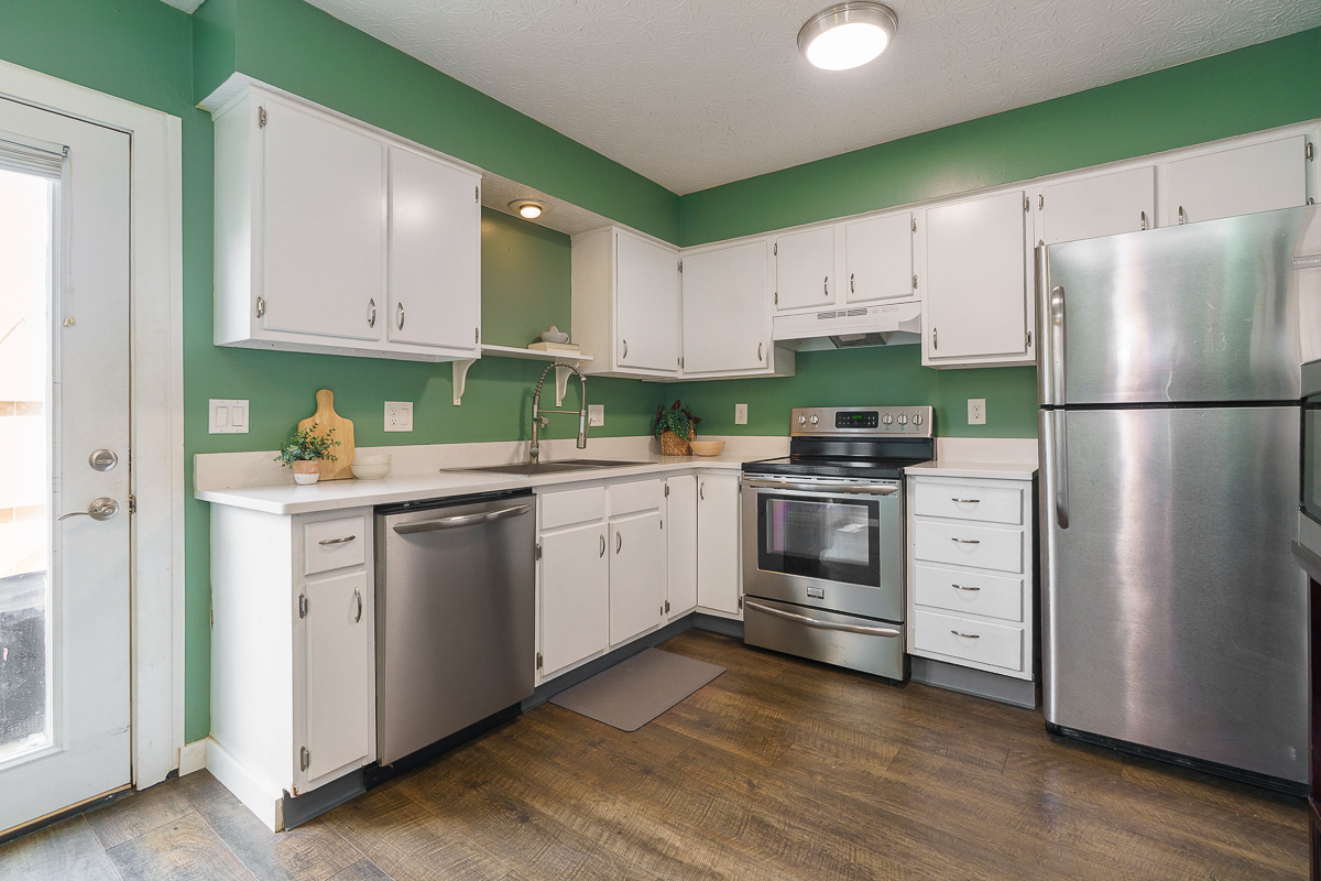 6447 Cranston Way-18