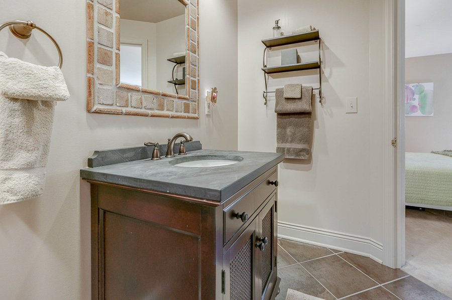 6500 Plesenton Dr-85