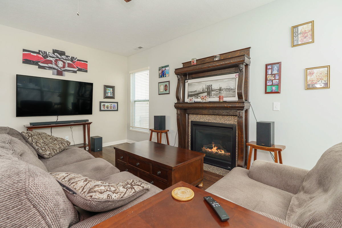 6735 Bigerton Bend-12