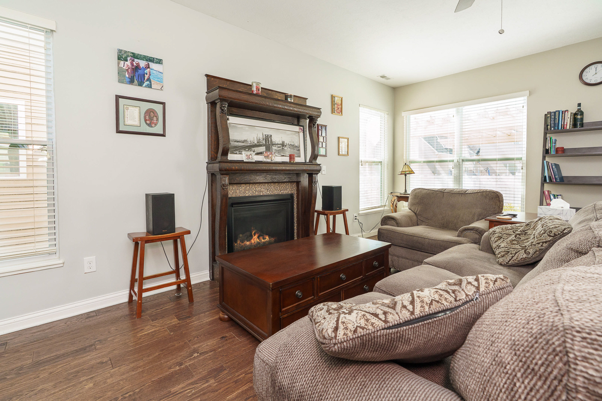 6735 Bigerton Bend-14