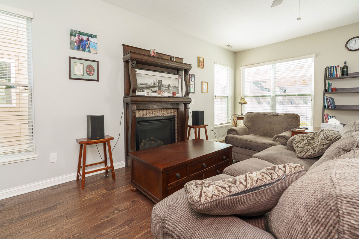 6735 Bigerton Bend-15