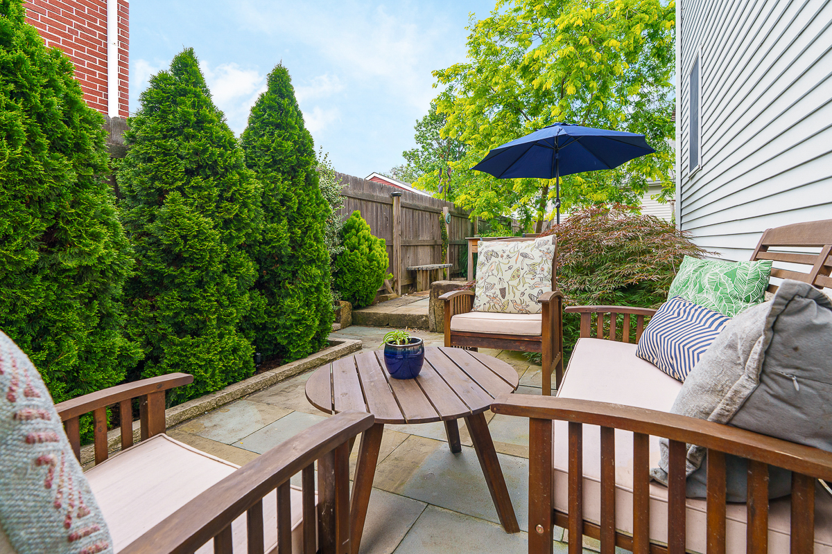 678 S Cassingham Rd-12