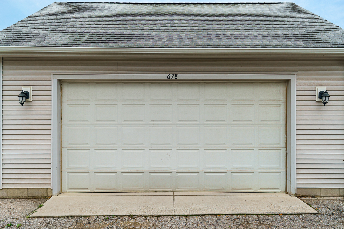 678 S Cassingham Rd-20