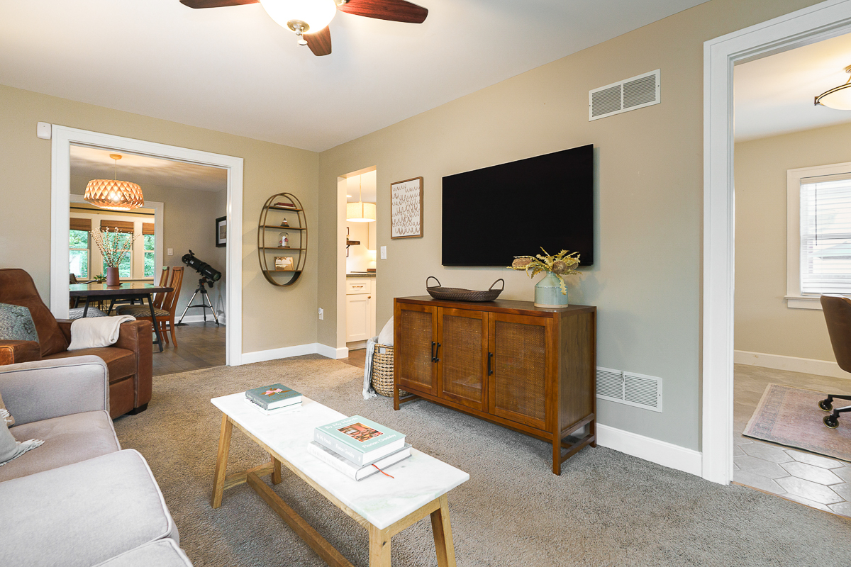 678 S Cassingham Rd-37