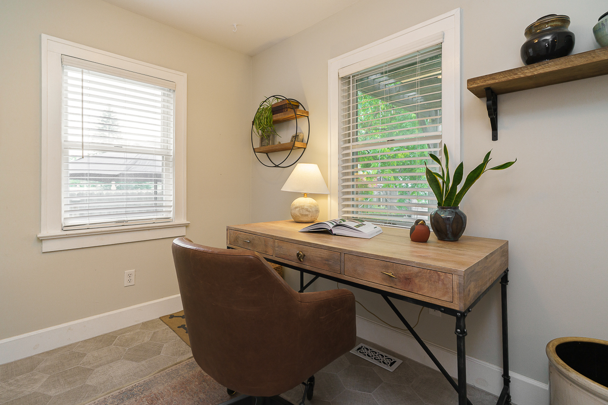 678 S Cassingham Rd-38