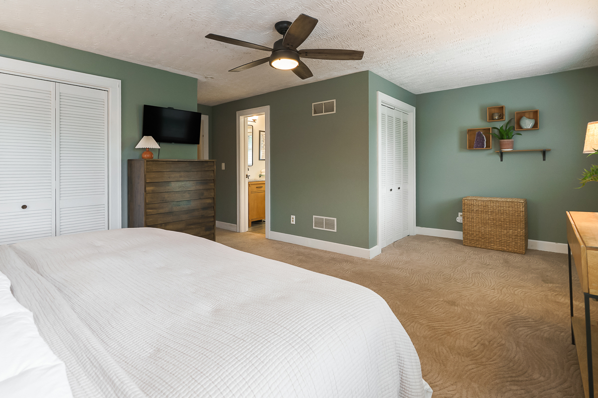 678 S Cassingham Rd-46