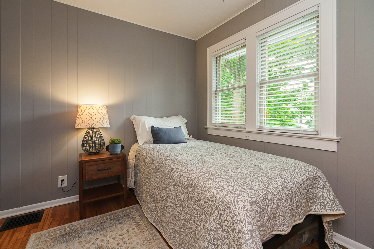 678 S Cassingham Rd-50