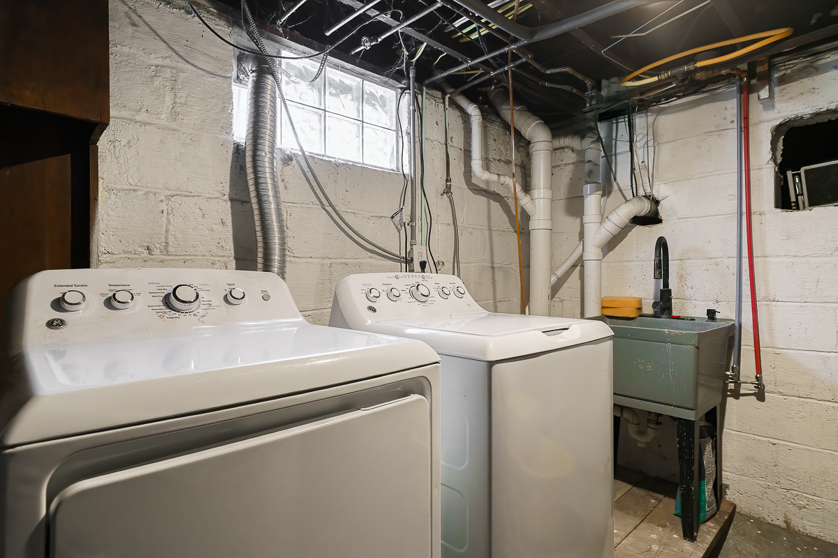 678 S Cassingham Rd-53