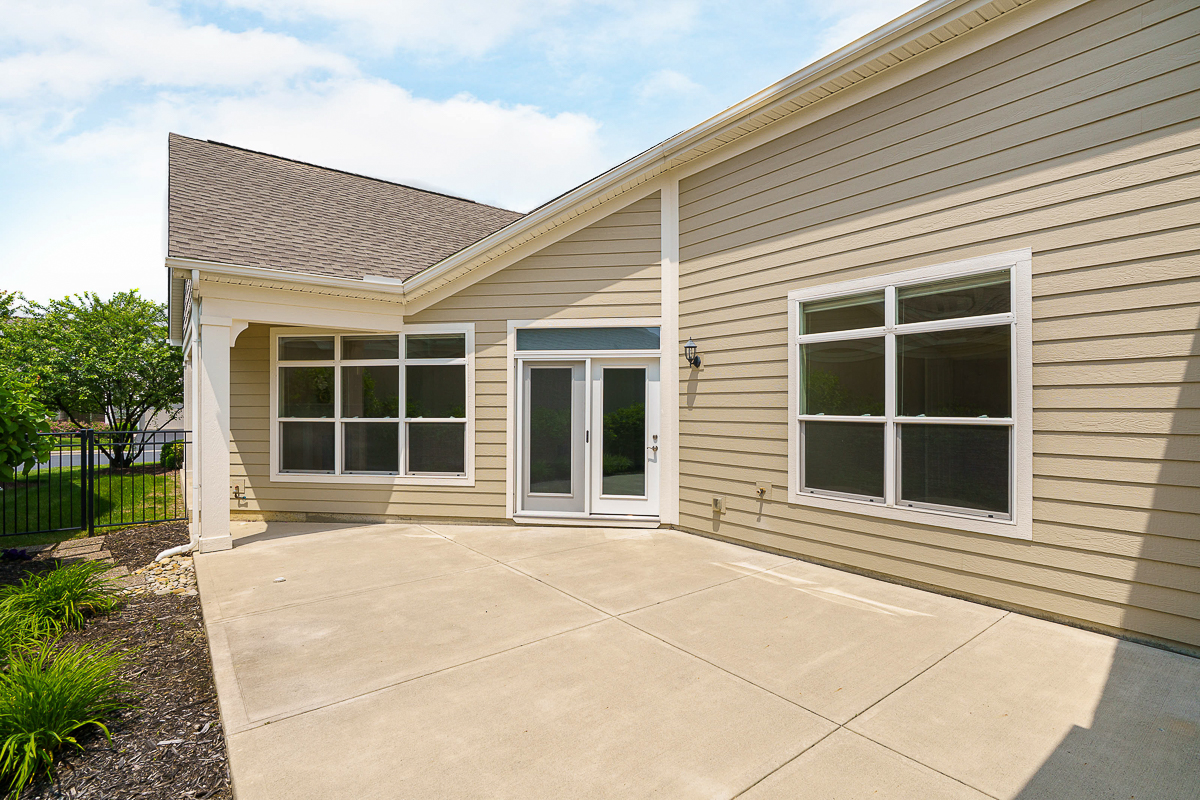 6843 Garden View Dr-10